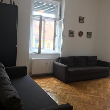 Lilians Modern Appartement In Historical Citycenter Graz Exterior foto