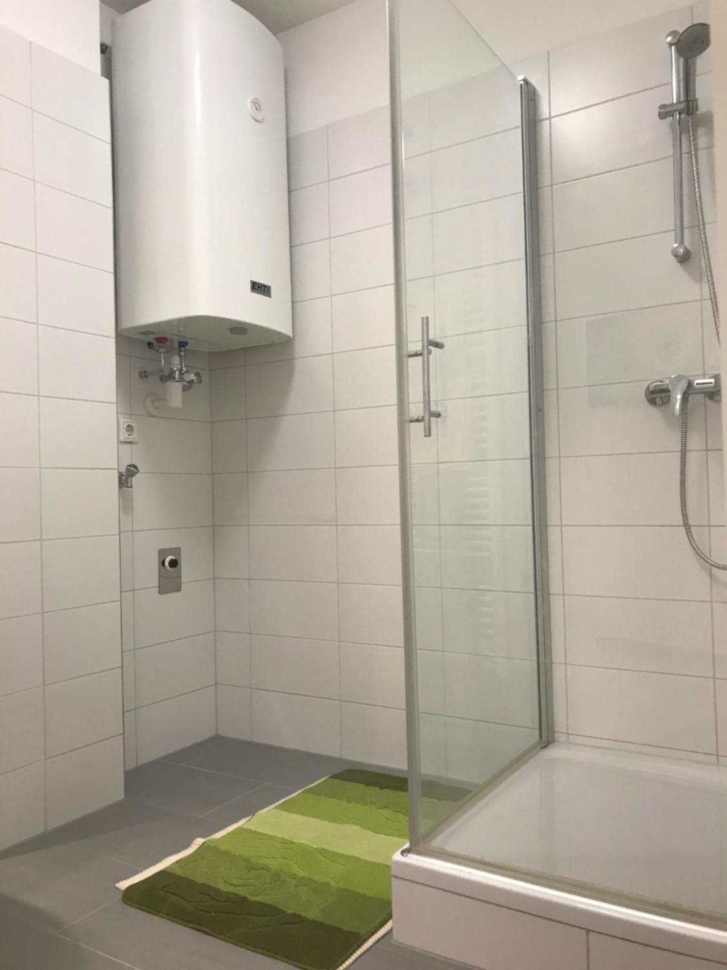 Lilians Modern Appartement In Historical Citycenter Graz Exterior foto